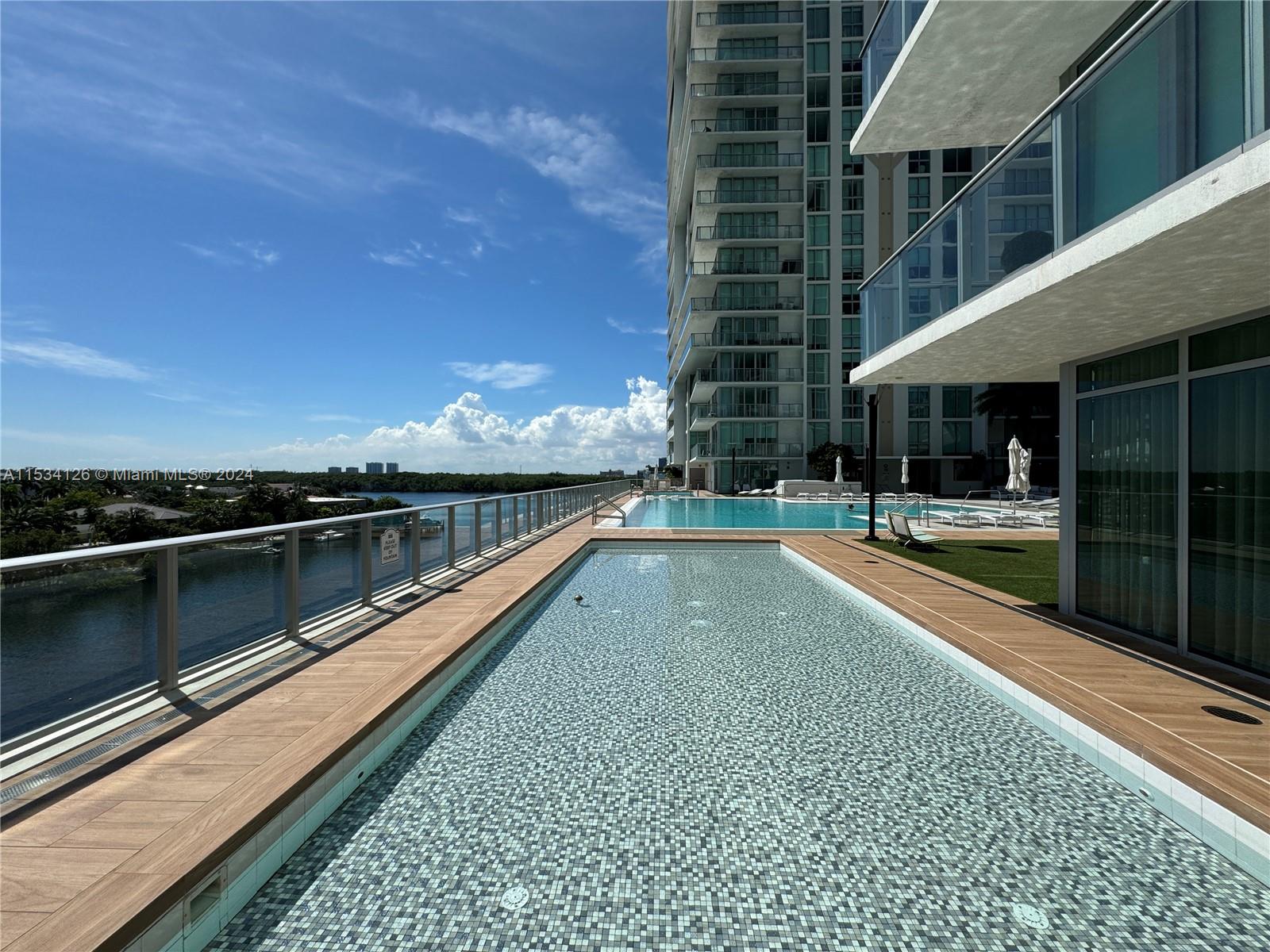PARQUE TOWERS CONDO - Residential