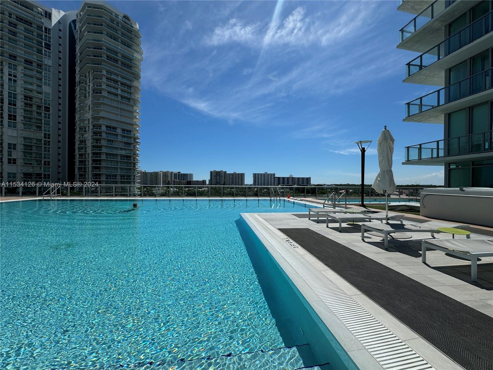 PARQUE TOWERS CONDO - Residential