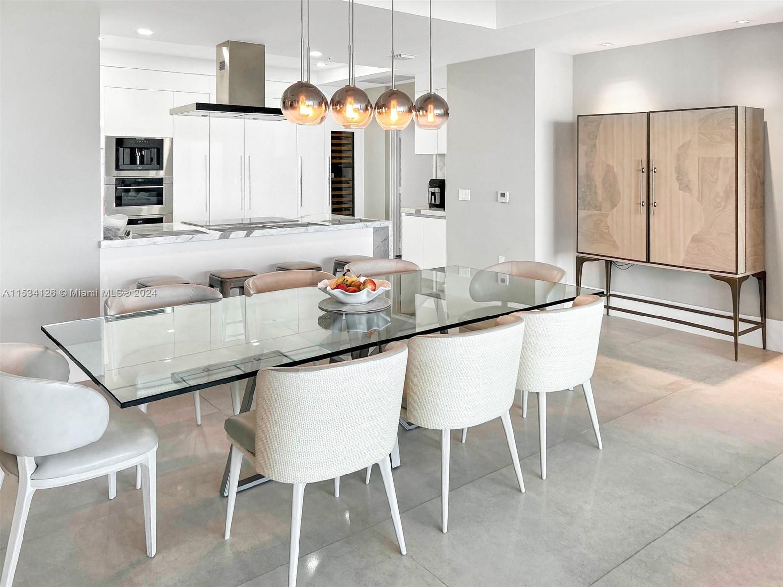PARQUE TOWERS CONDO - Residential
