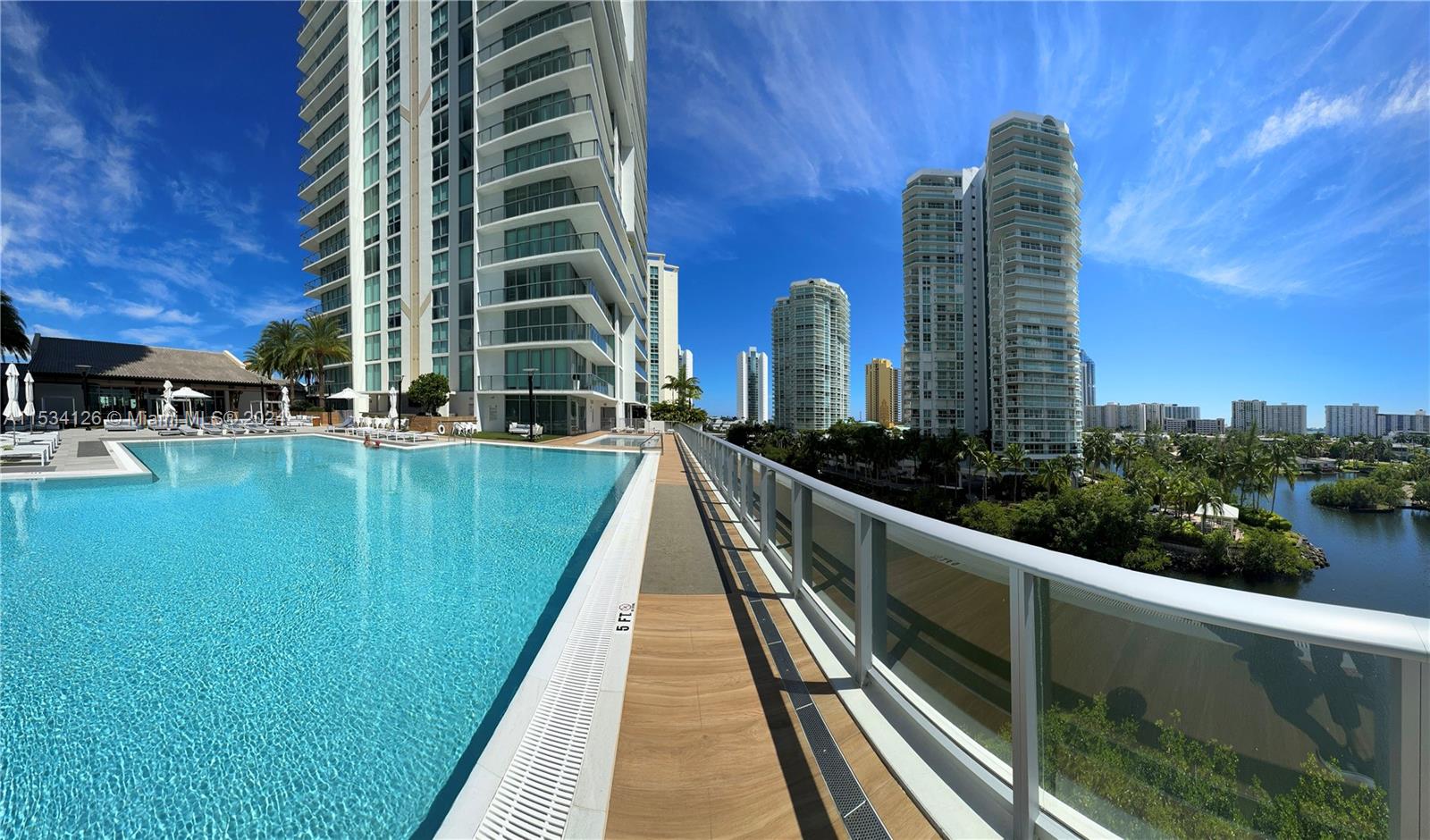 PARQUE TOWERS CONDO - Residential