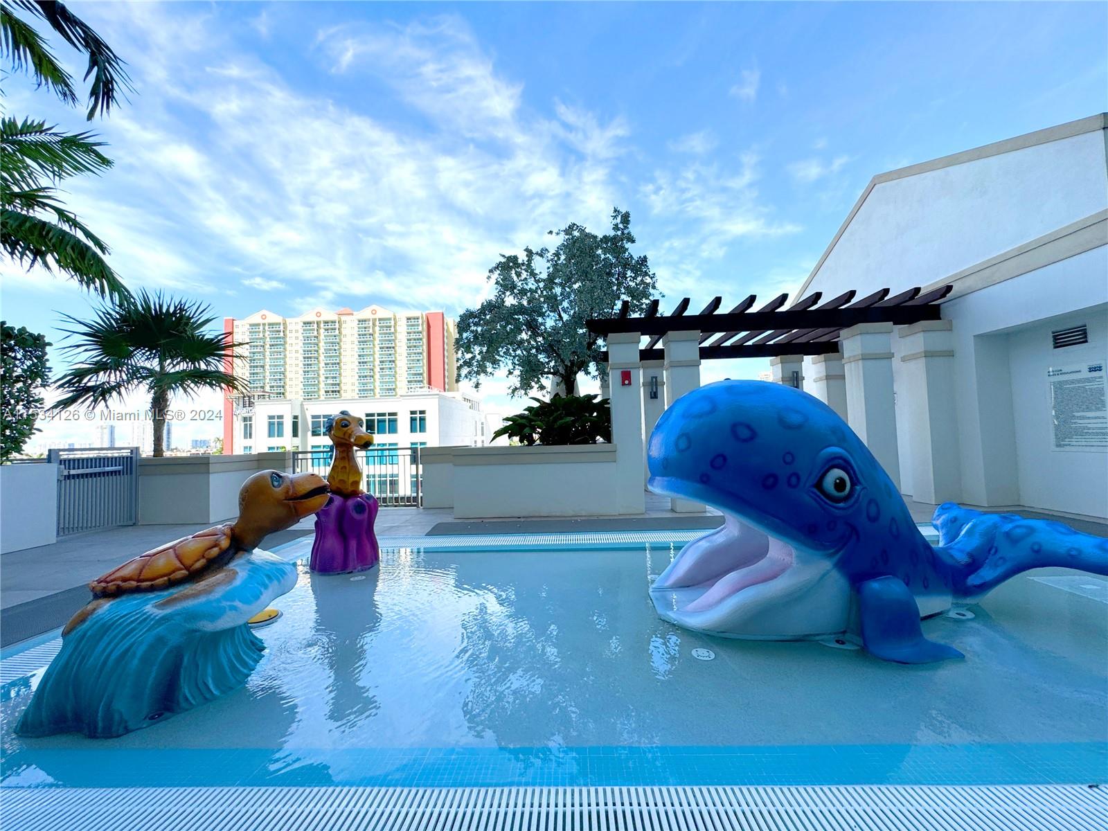 PARQUE TOWERS CONDO - Residential