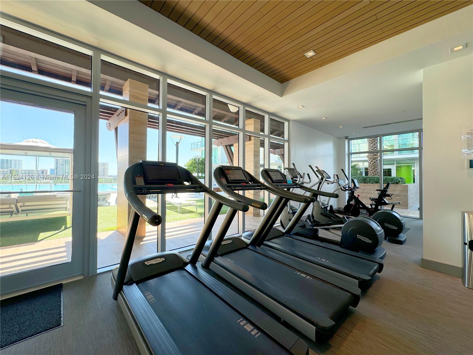PARQUE TOWERS CONDO - Residential