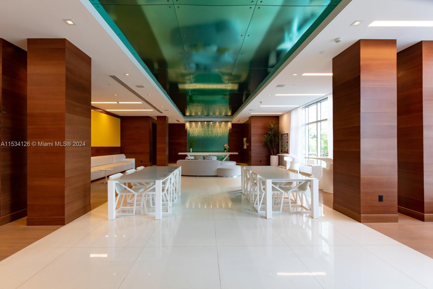 PARQUE TOWERS CONDO - Residential