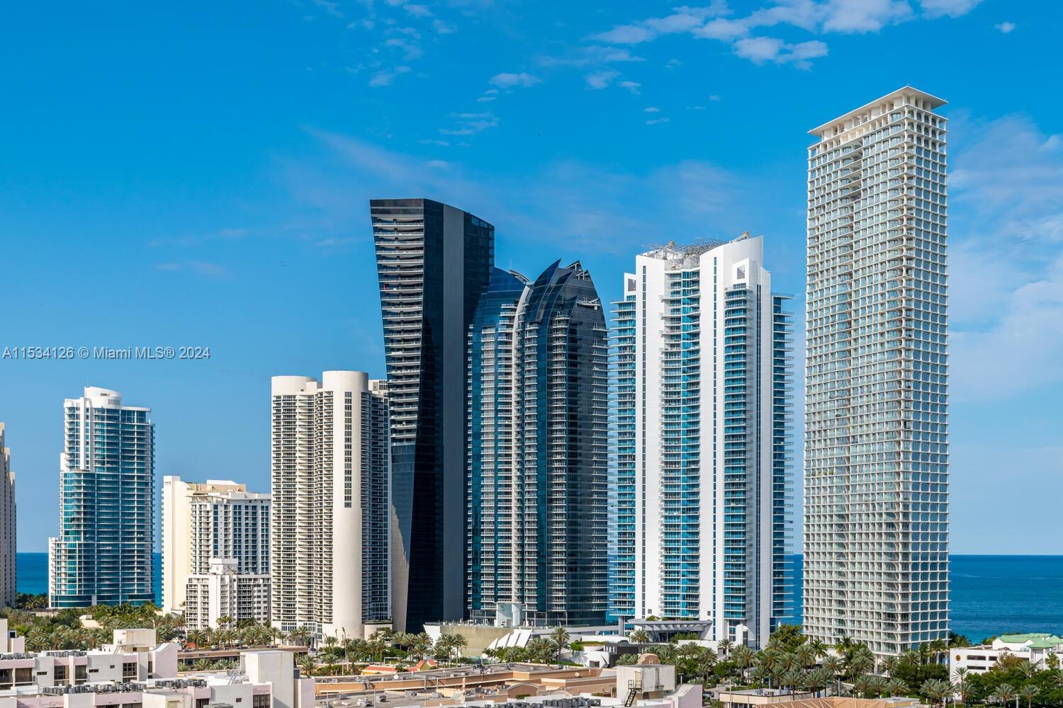 PARQUE TOWERS CONDO - Residential