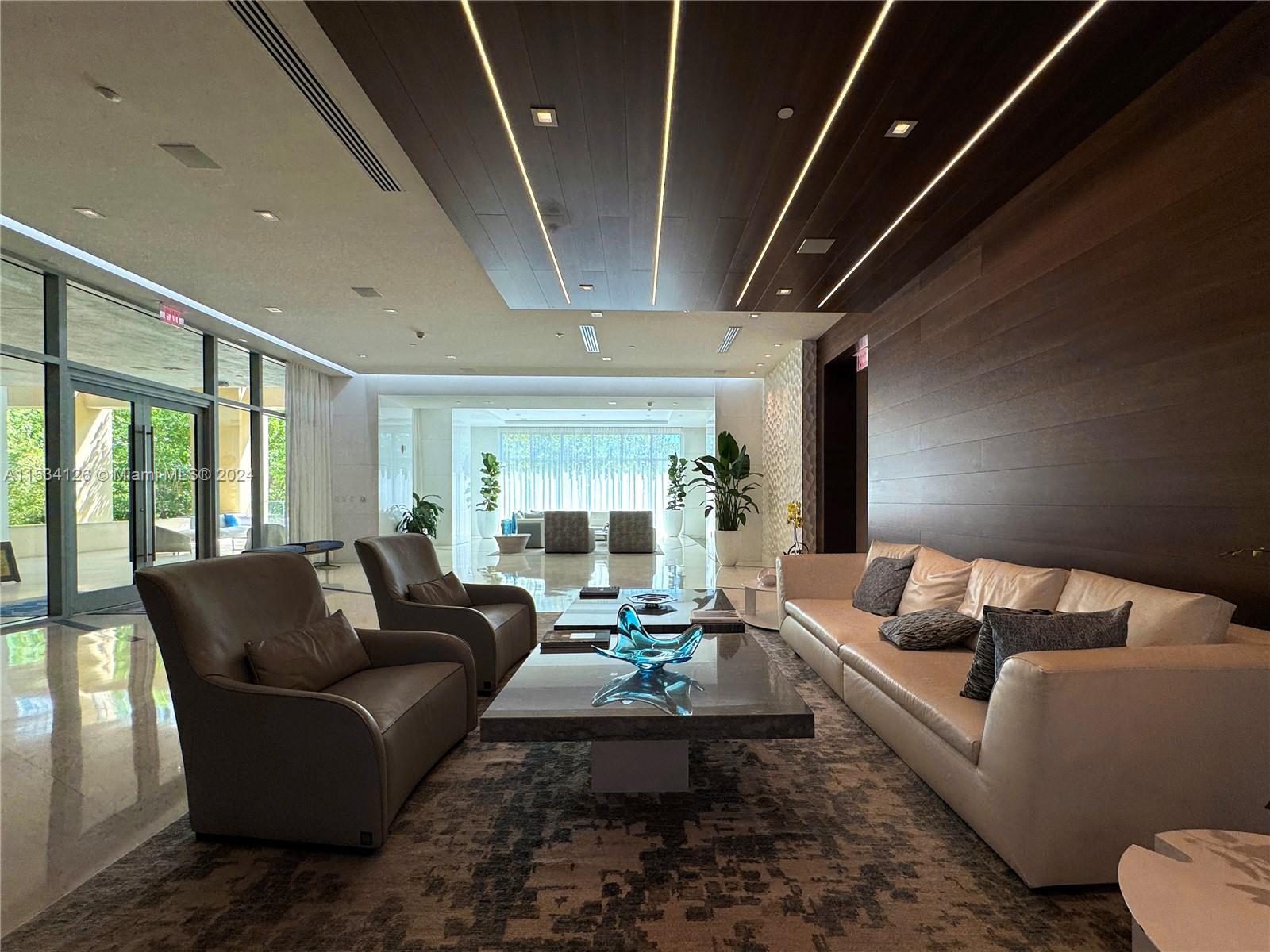 PARQUE TOWERS CONDO - Residential
