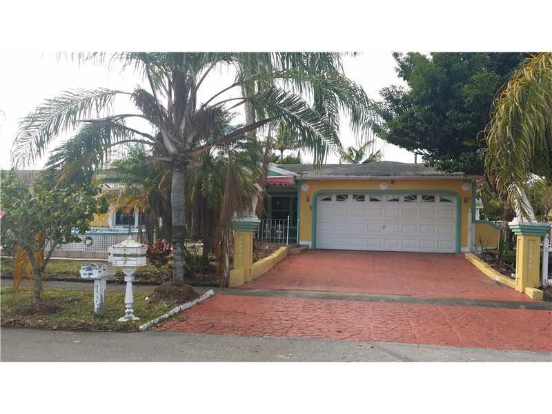 Spacious 3/2 located minutes from the Sawgrass Mall and Panthers Arena in West Sunrise. Property being sold via an online marketing event. Property is being sold in AS-IS condition. Seller has no disclosures. No Association....
