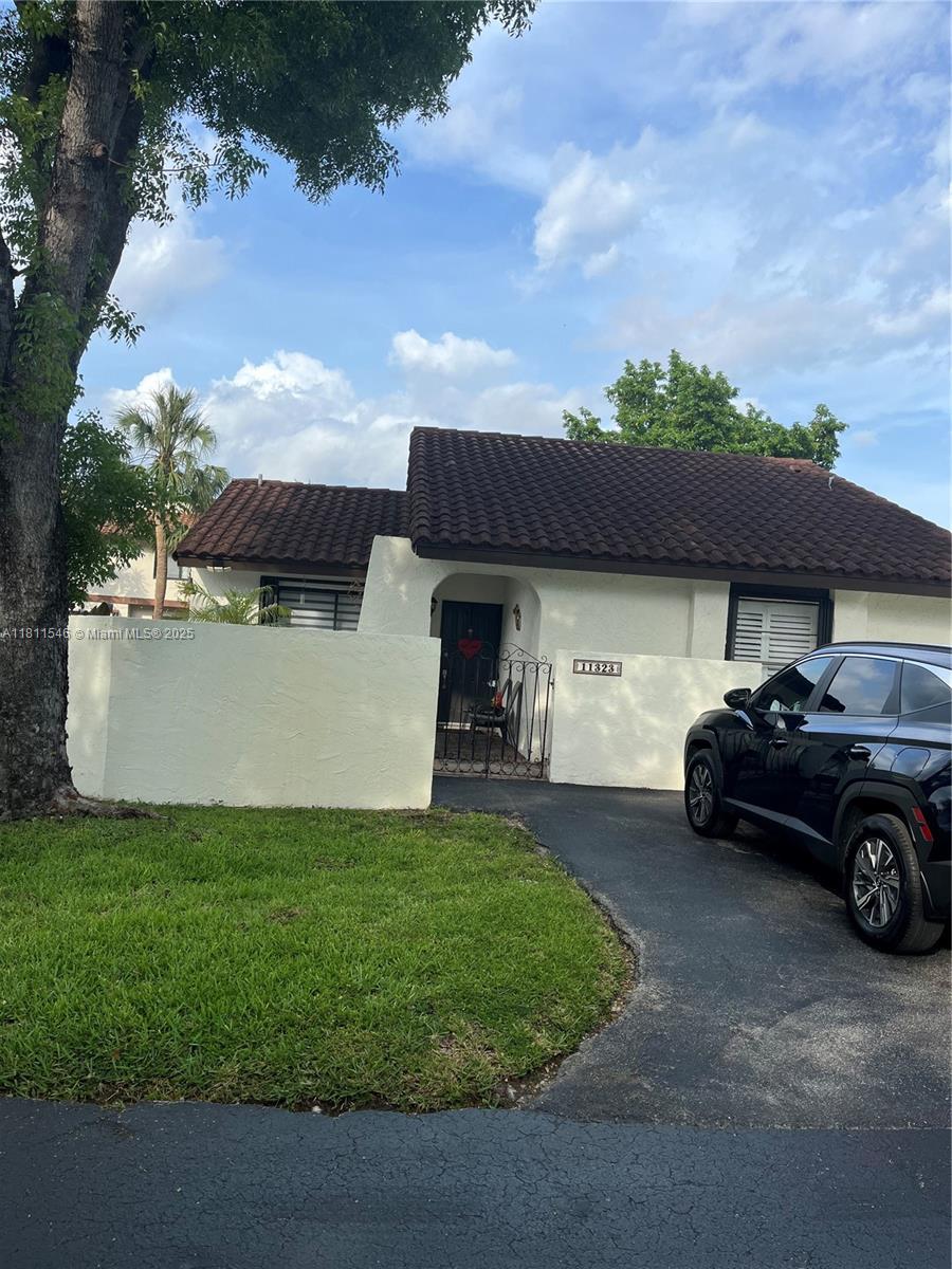 11323 Sw 133rd Pl 11323, Miami, Broward County, Florida - 2 Bedrooms  
2 Bathrooms - 