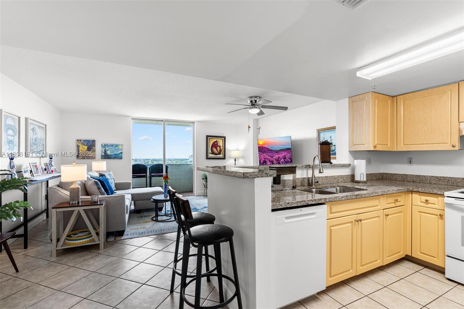 THE ASTON CONDO - Residential