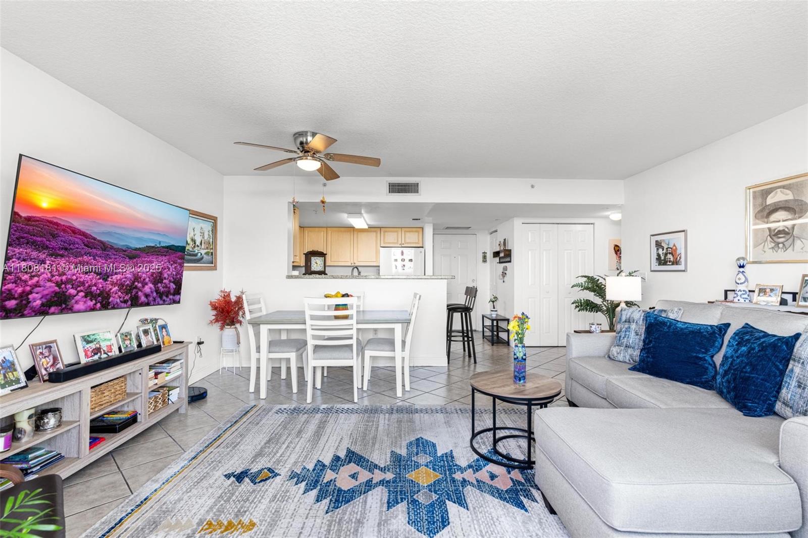 THE ASTON CONDO - Residential