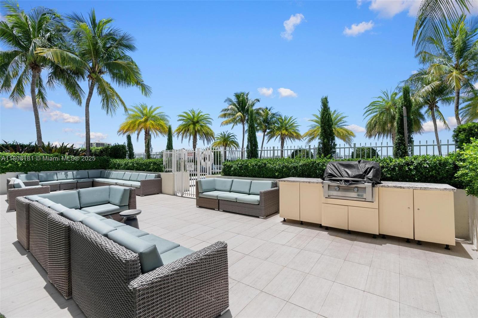 THE ASTON CONDO - Residential