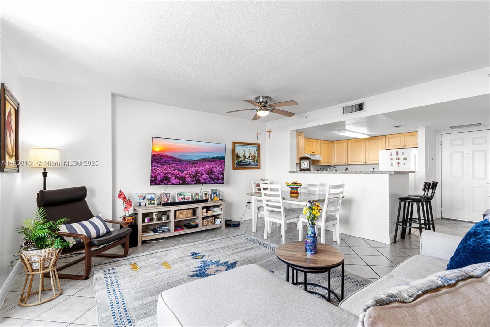 THE ASTON CONDO - Residential