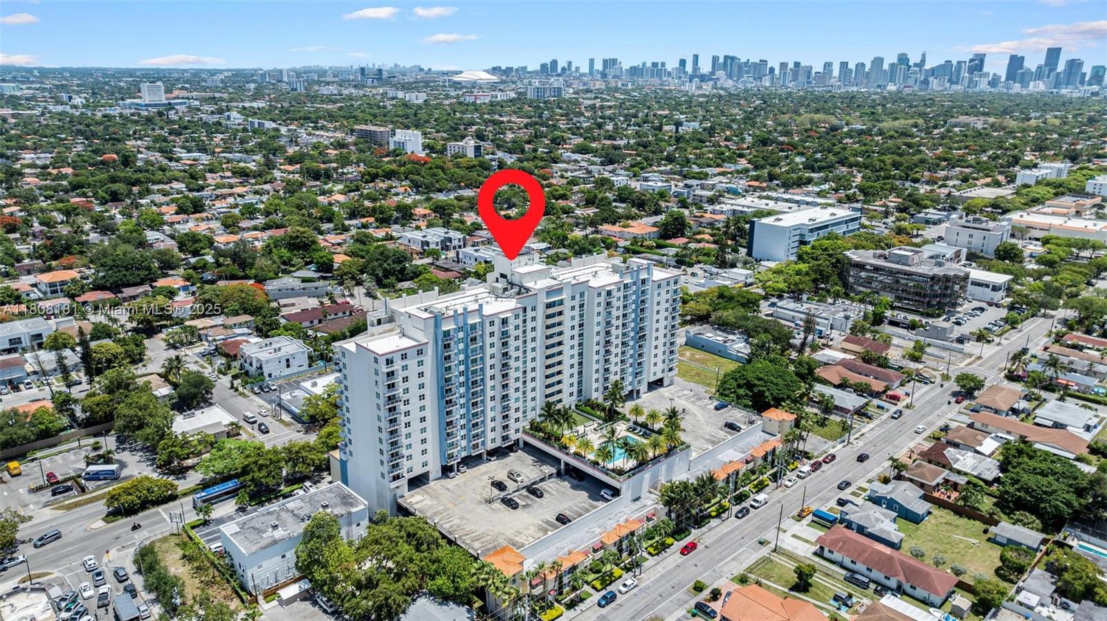 THE ASTON CONDO - Residential