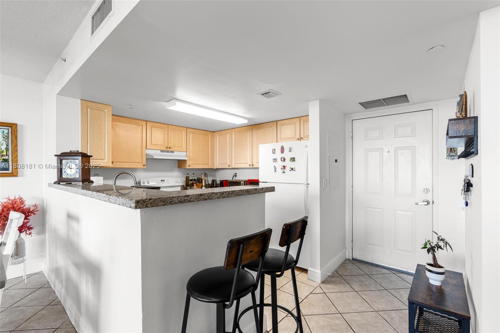 THE ASTON CONDO - Residential