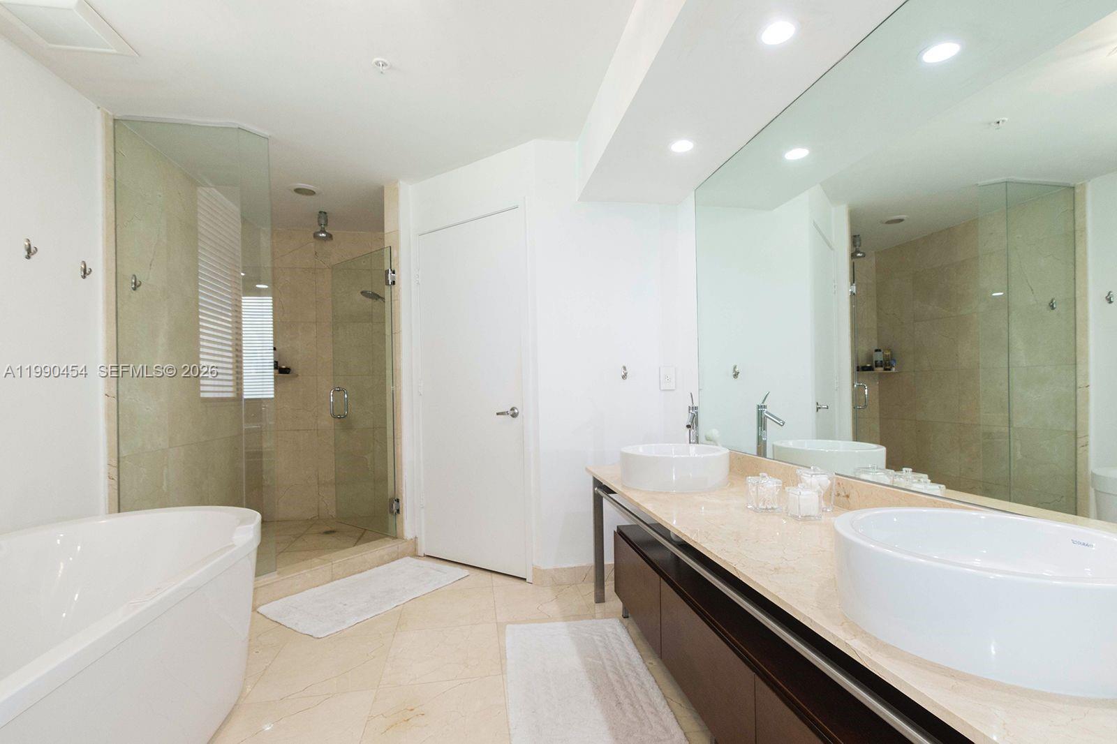 SAYAN CONDO - Residential Lease