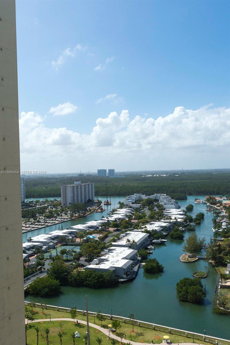 SAYAN CONDO - Residential Lease