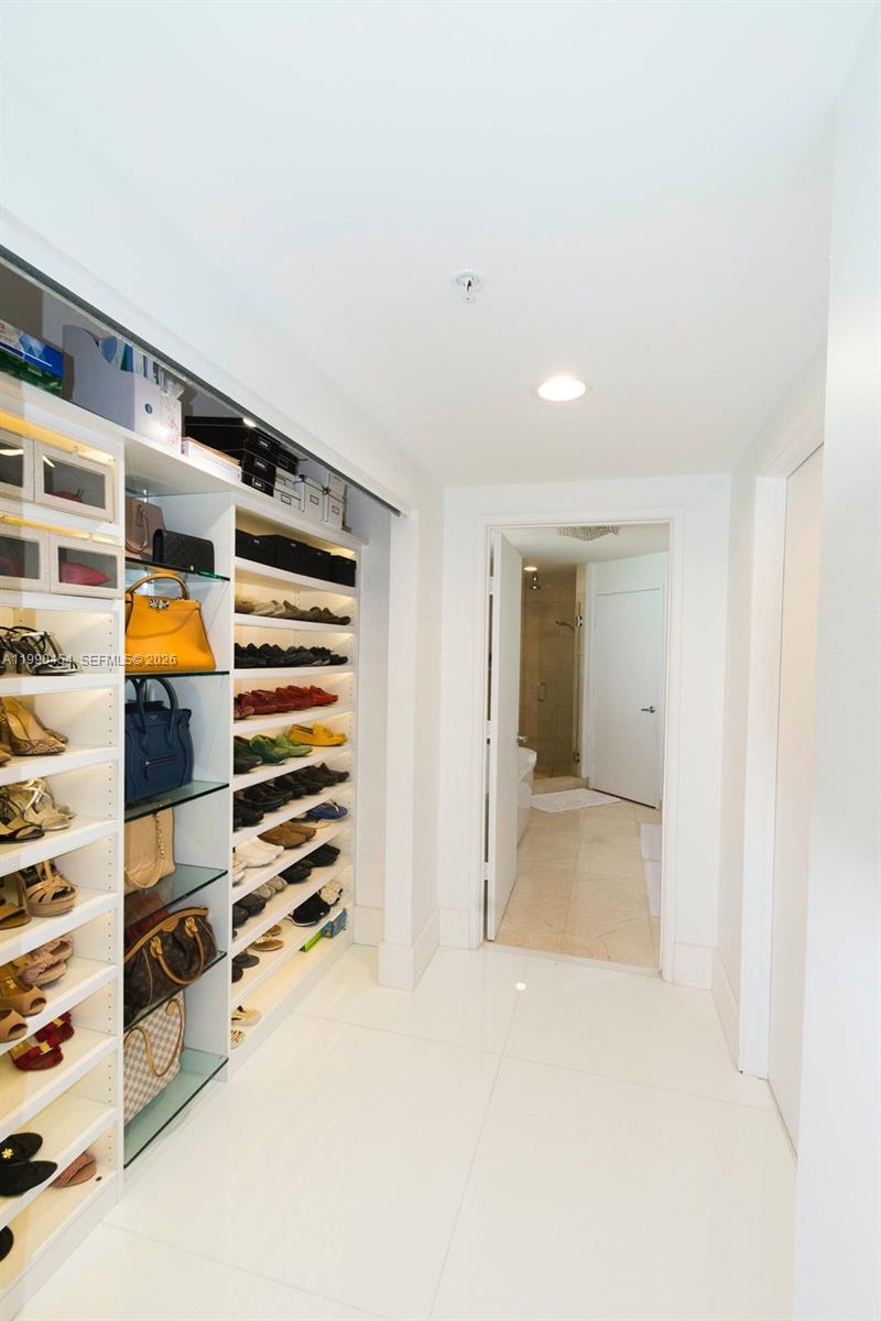 SAYAN CONDO - Residential Lease