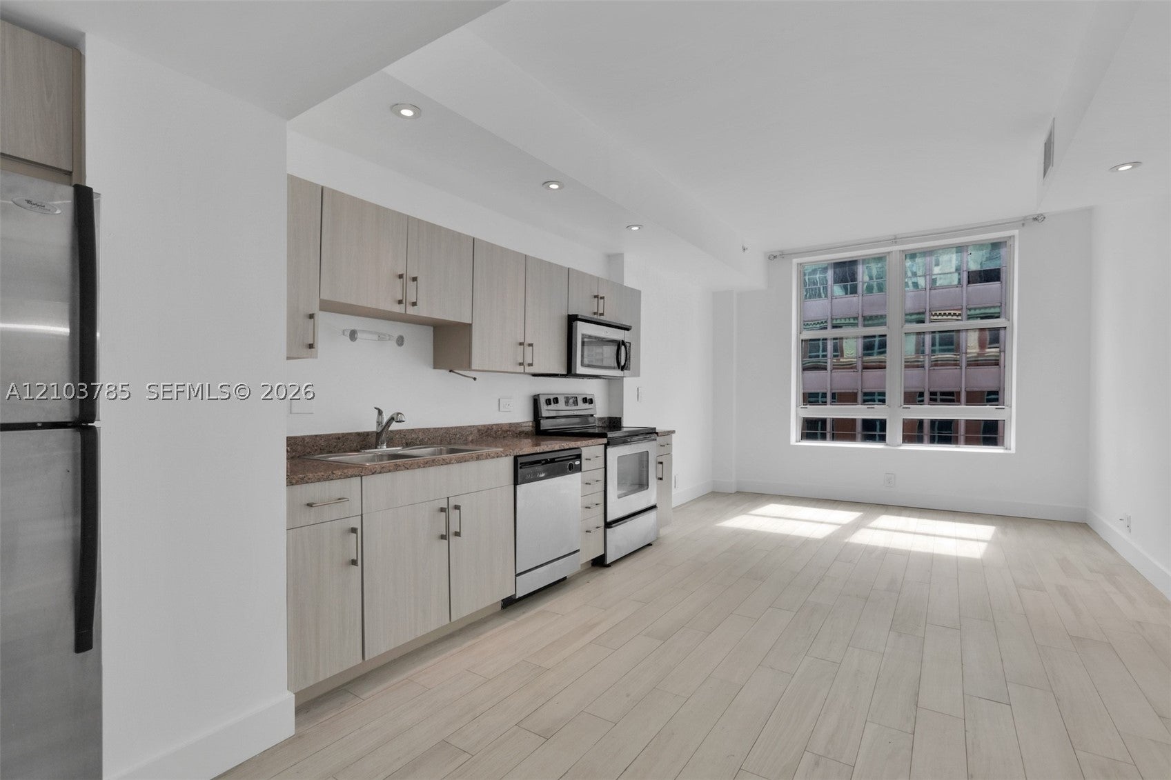 111 E Flagler St 902