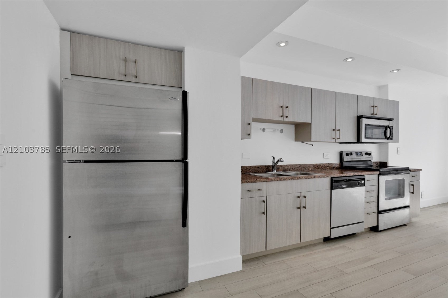 111 E Flagler St 902