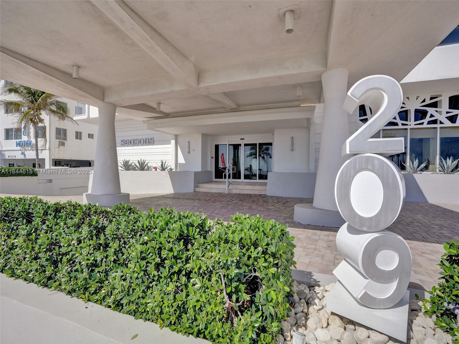209 N Fort Lauderdale Beach Blvd 2E, Fort Lauderdale, FL, 33304/$850,000 1 209 N Fort Lauderdale Beach Blvd 2E