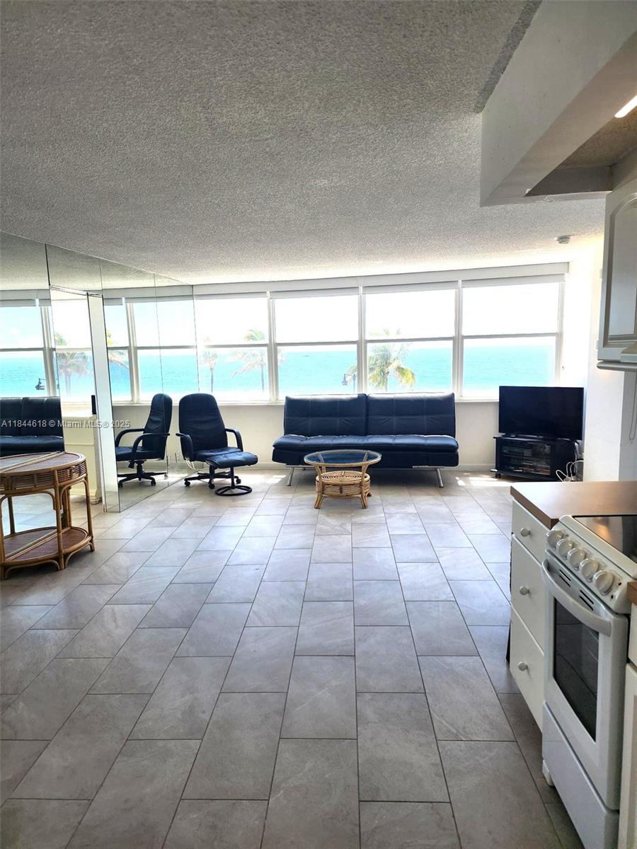 SEASONS CONDO - Residential