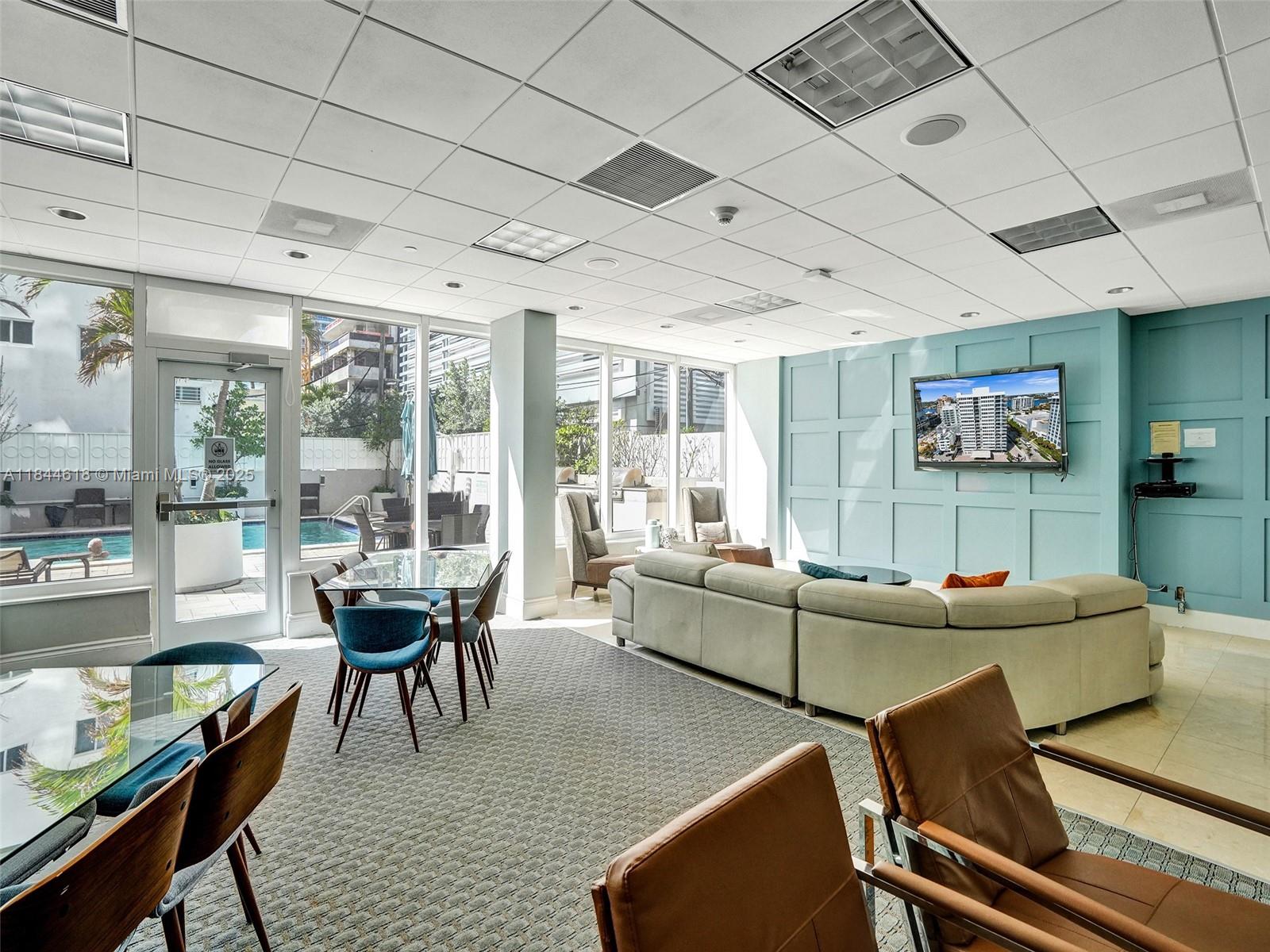 SEASONS CONDO - Residential