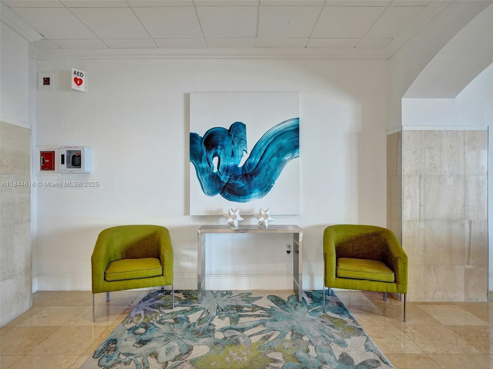 SEASONS CONDO - Residential