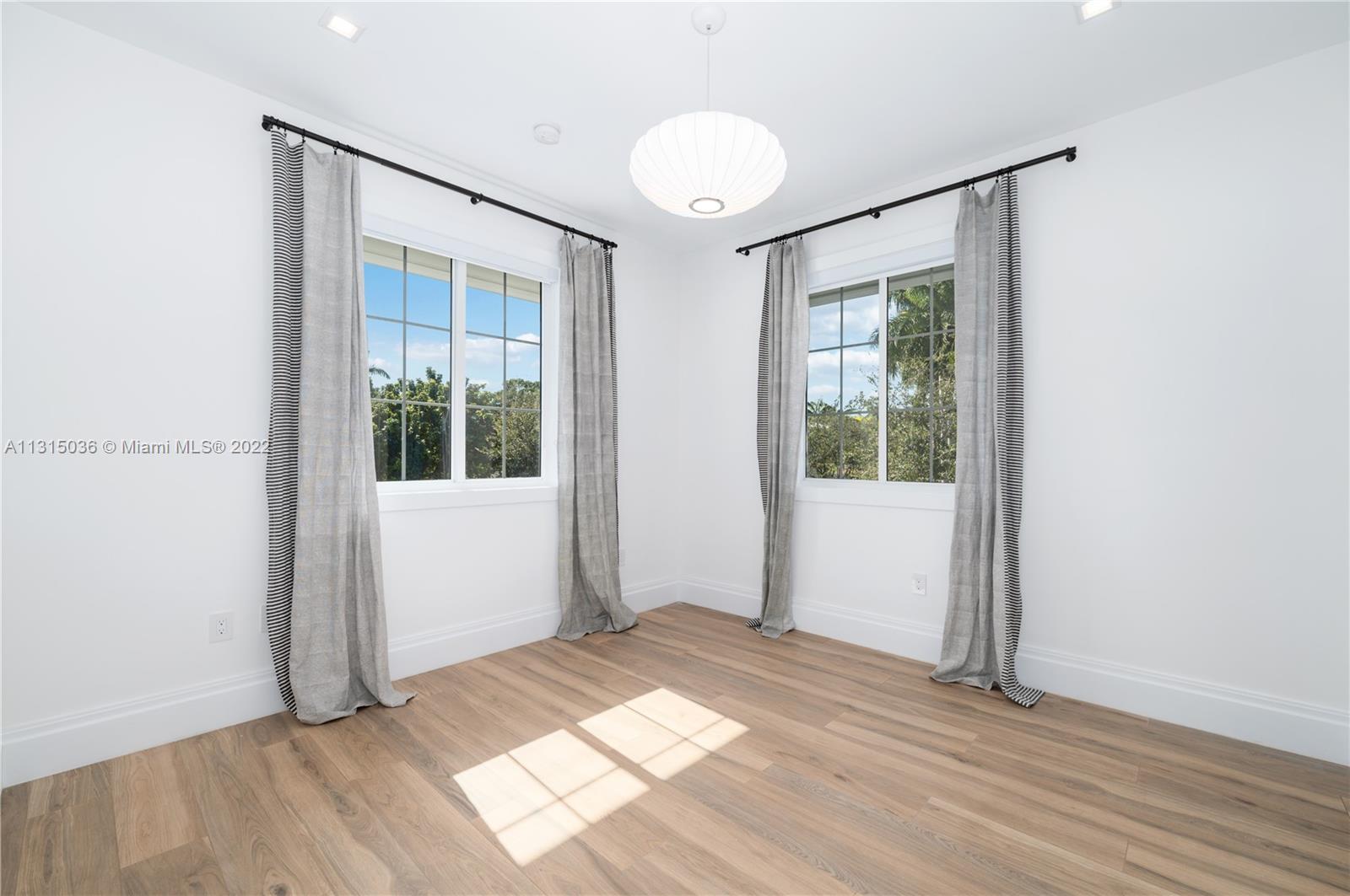 WINDOVER GROVE - Residential