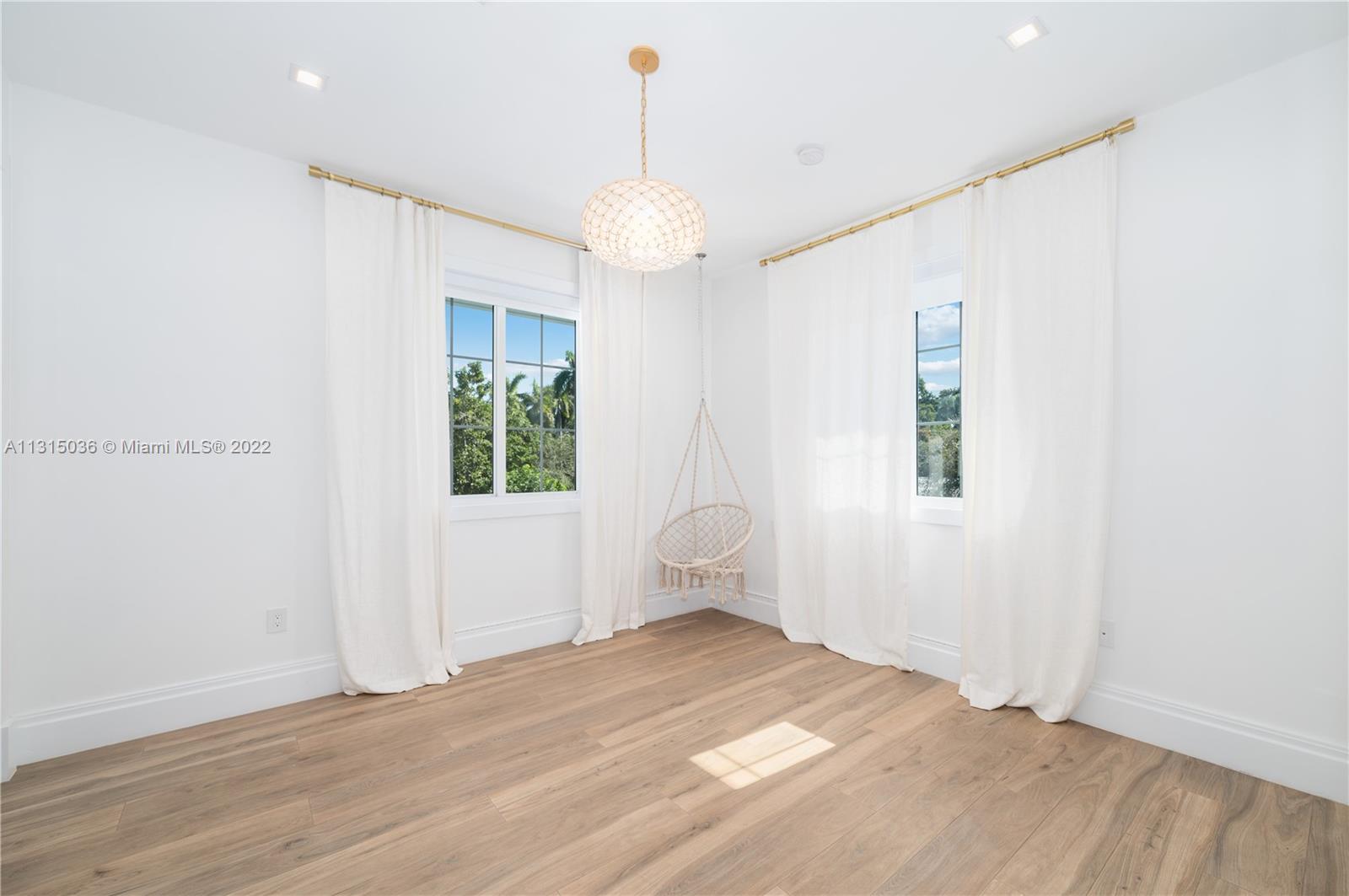 WINDOVER GROVE - Residential