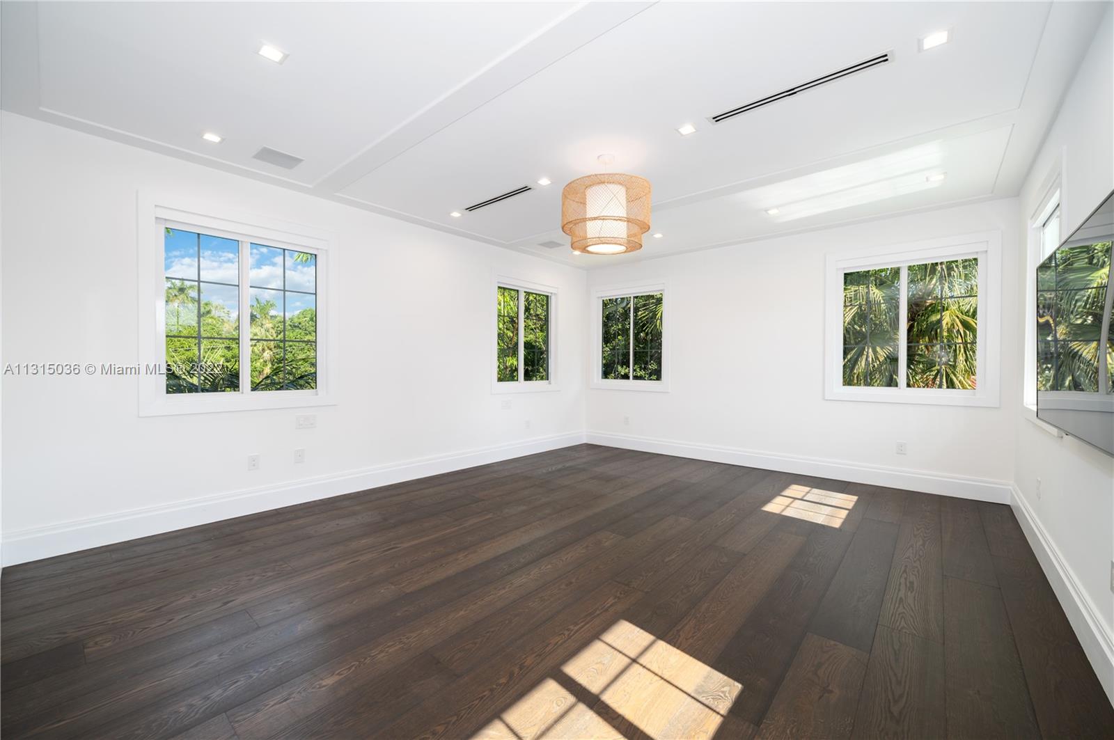 WINDOVER GROVE - Residential