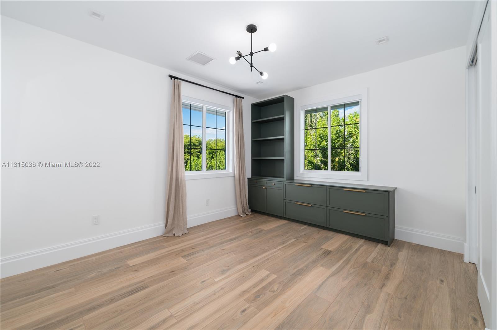 WINDOVER GROVE - Residential