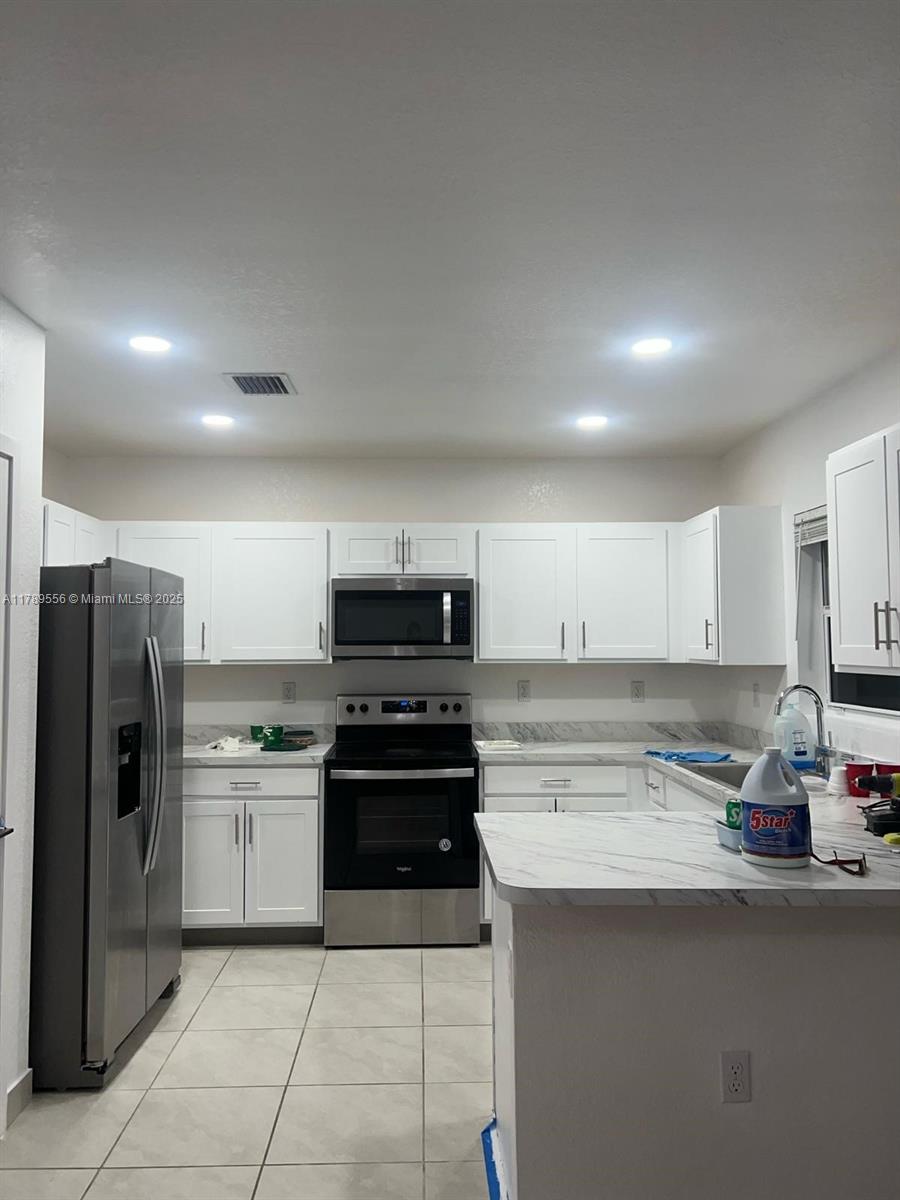 557 NE 5th Pl 0
