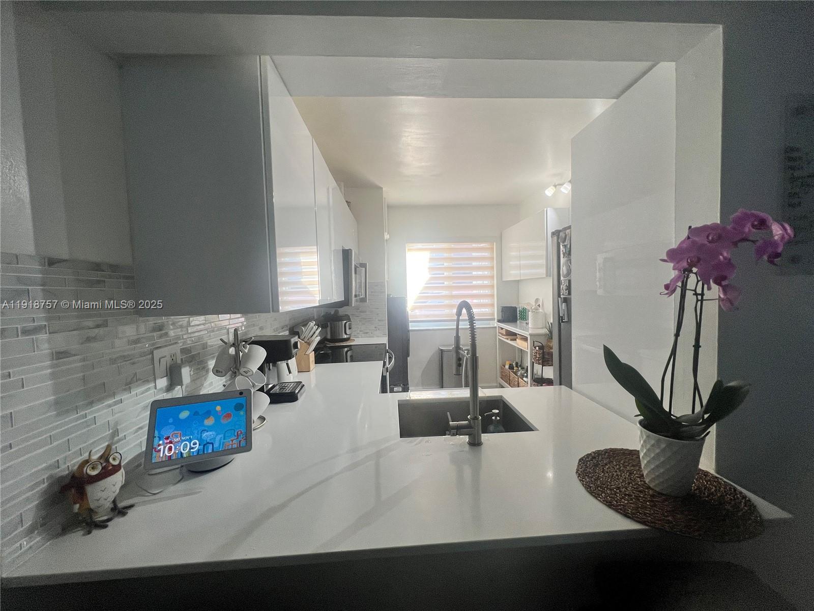 LAGUNA CLUB CONDO - Residential Lease
