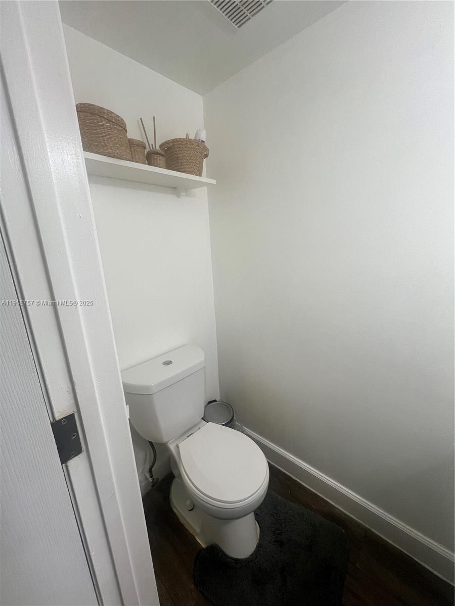 LAGUNA CLUB CONDO - Residential Lease