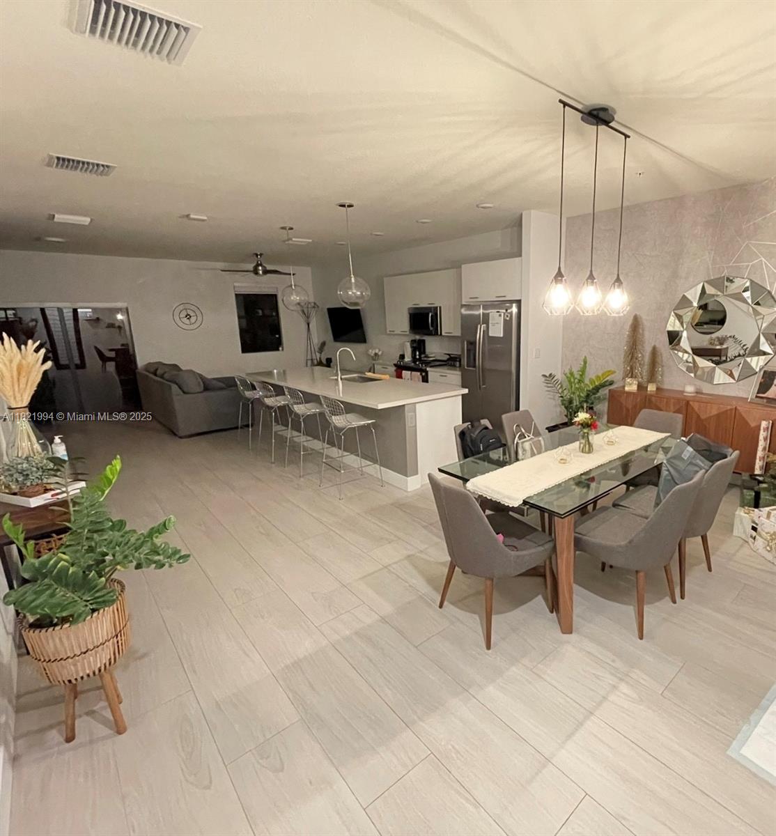 Rental Property at 10407 Nw 82nd St 4, Doral, Miami-Dade County, Florida - Bedrooms: 3 
Bathrooms: 3  - $3,800 MO.