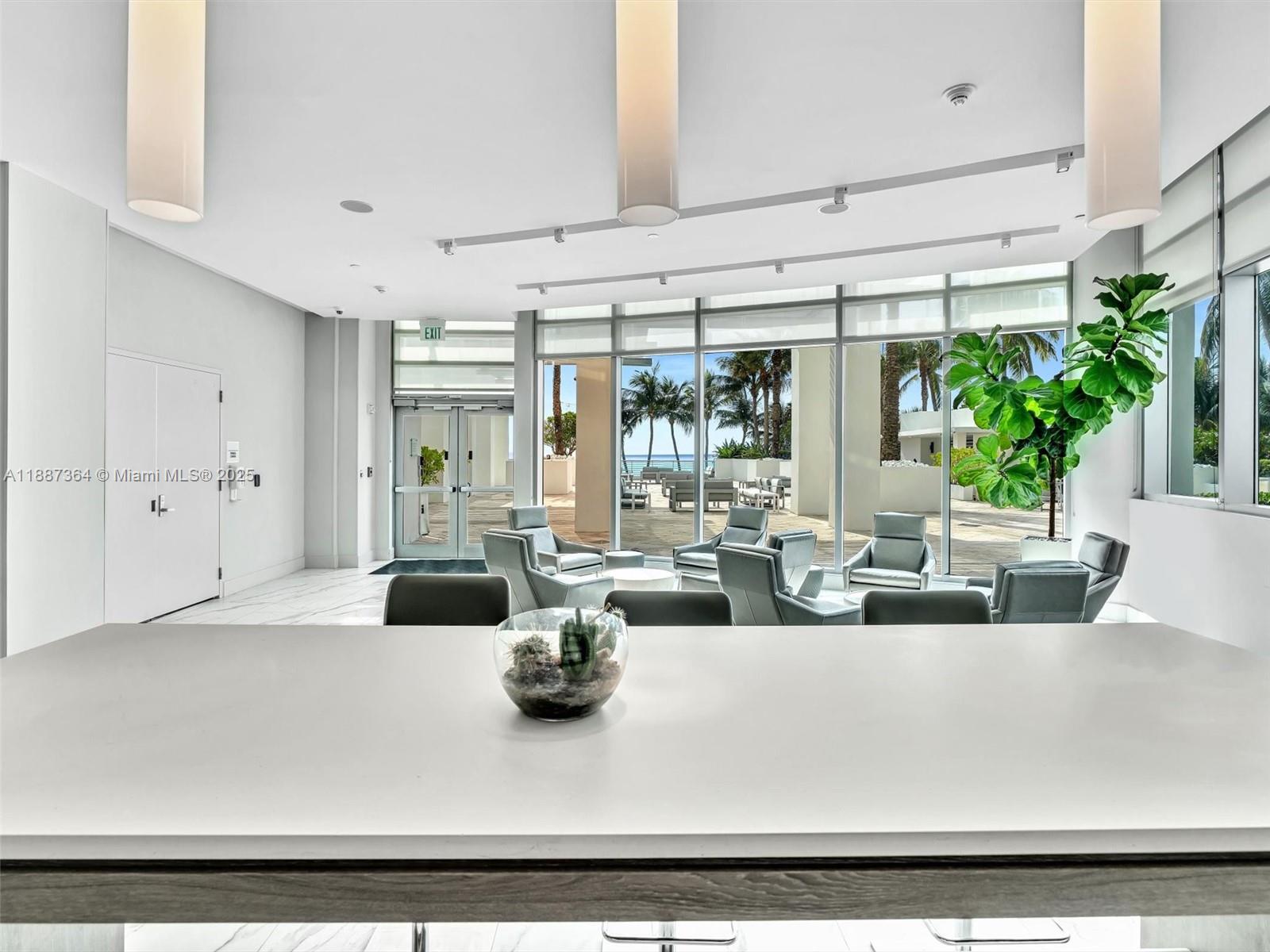 DIPLOMAT OCEANFRONT RESID - Residential Lease