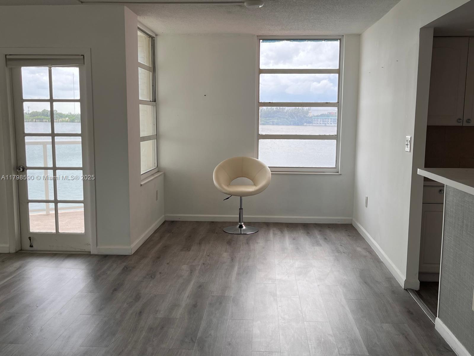 1301 NE Miami Gardens Dr 305W