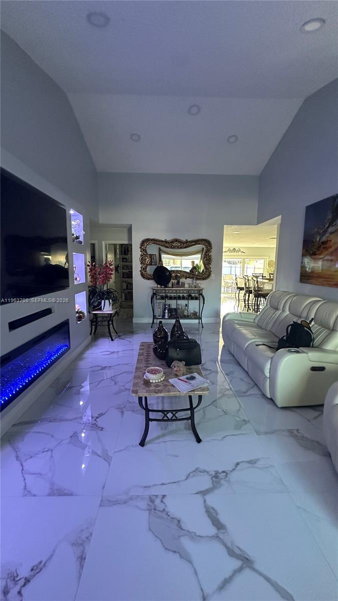 CHANTE-CLARE - Residential