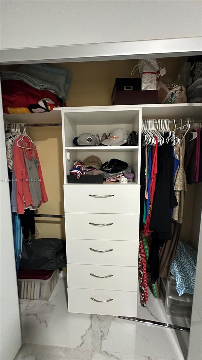 CHANTE-CLARE - Residential