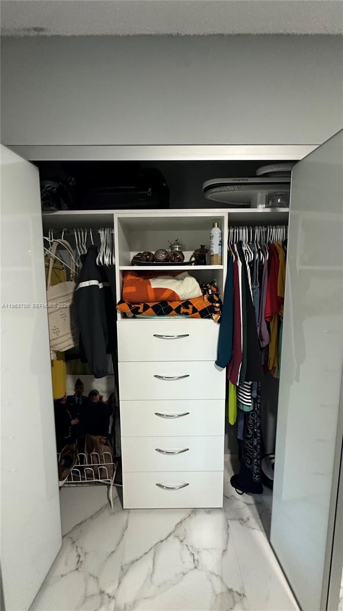 CHANTE-CLARE - Residential