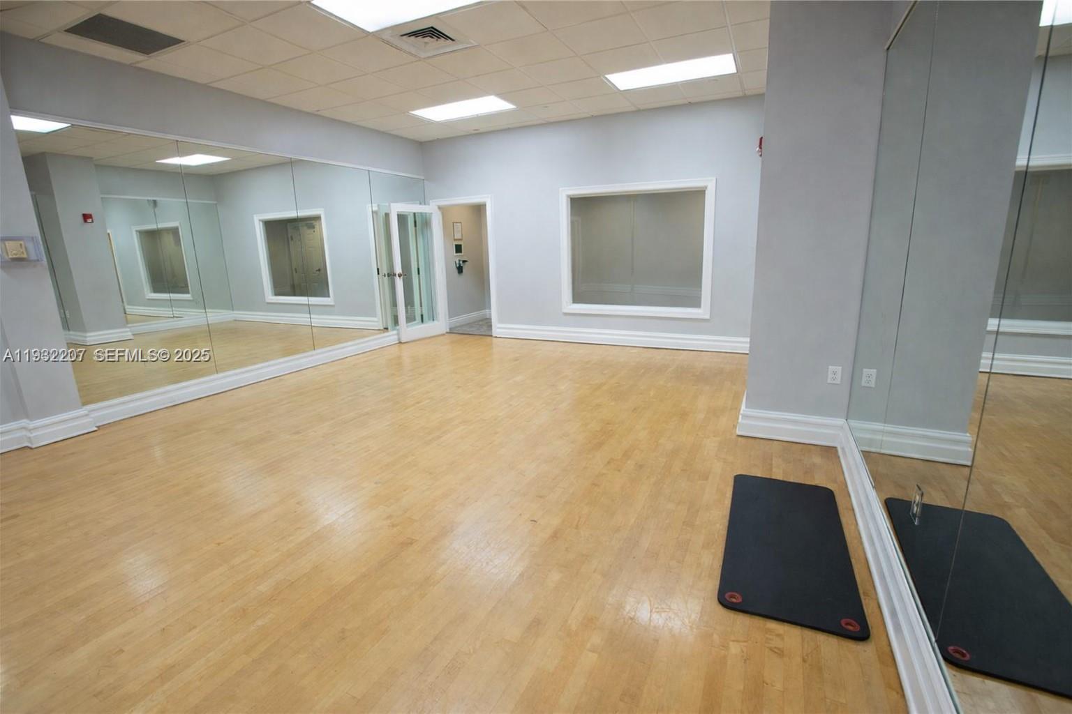 WAVE CONDO - Residential Lease