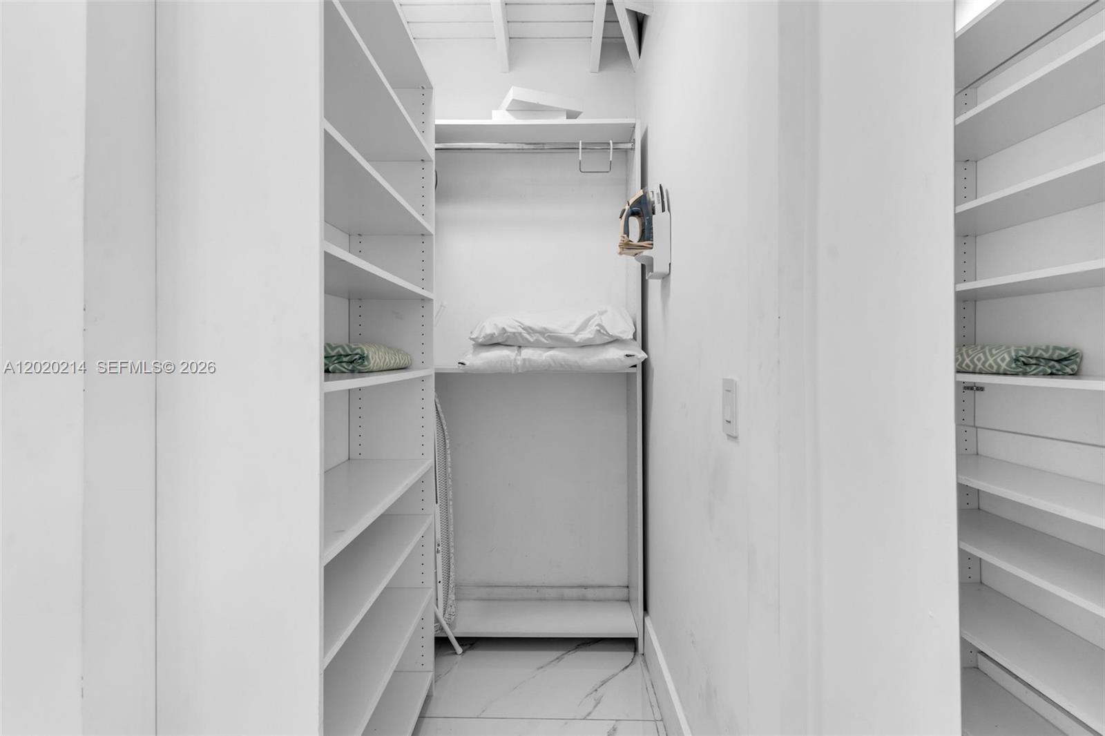 EARLINGTON HGTS - Residential