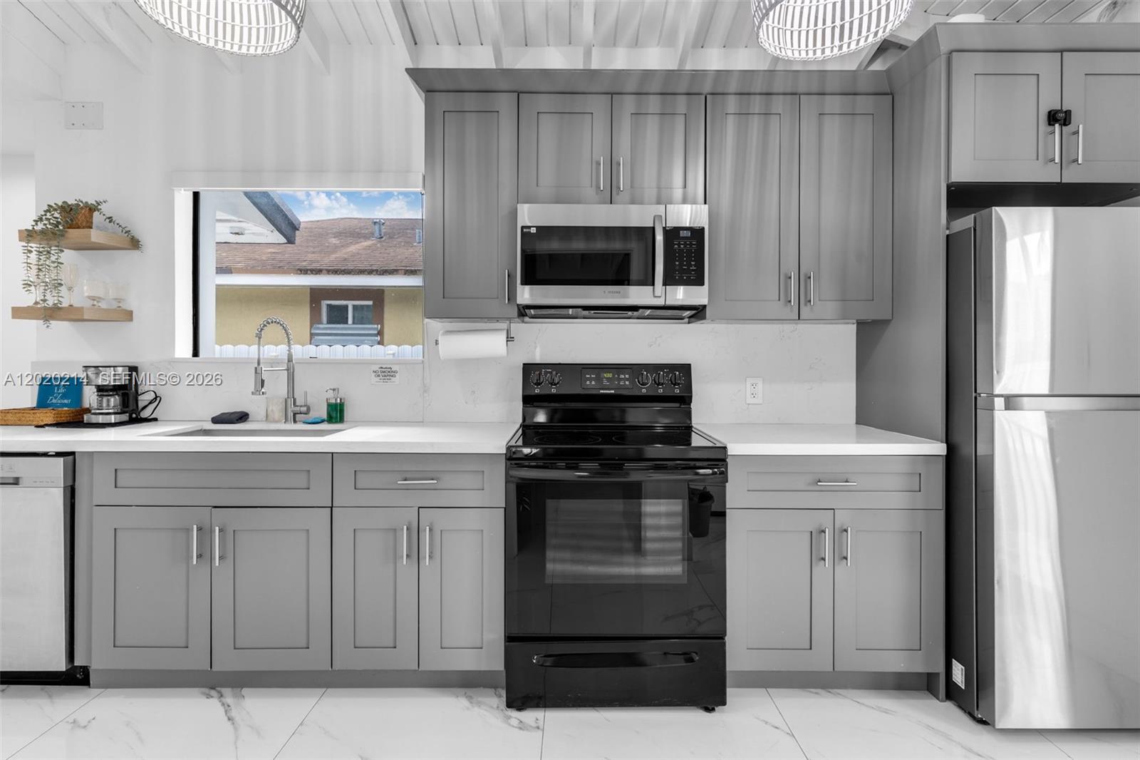 EARLINGTON HGTS - Residential