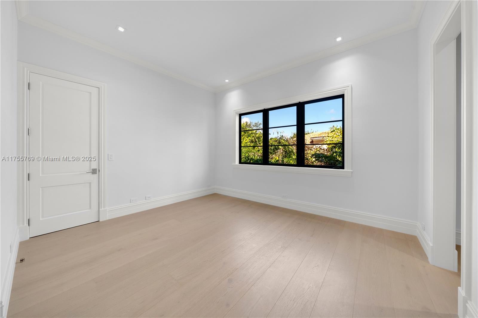 SUB OF LAGORCE ISLAND - Residential