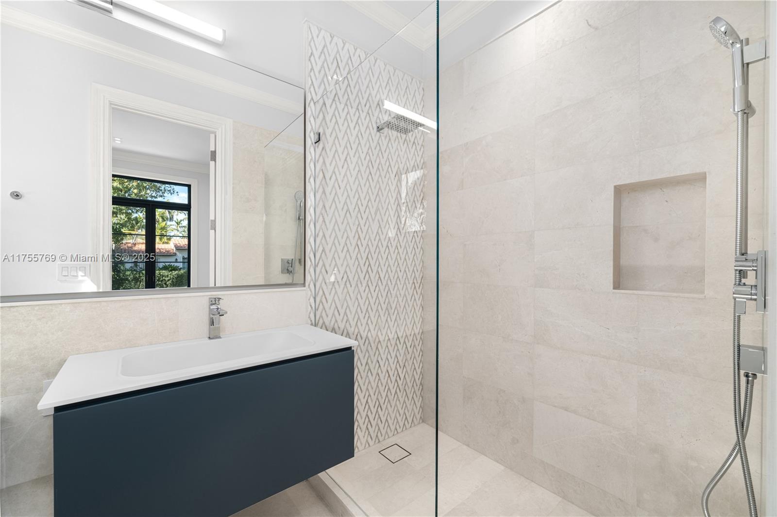 SUB OF LAGORCE ISLAND - Residential