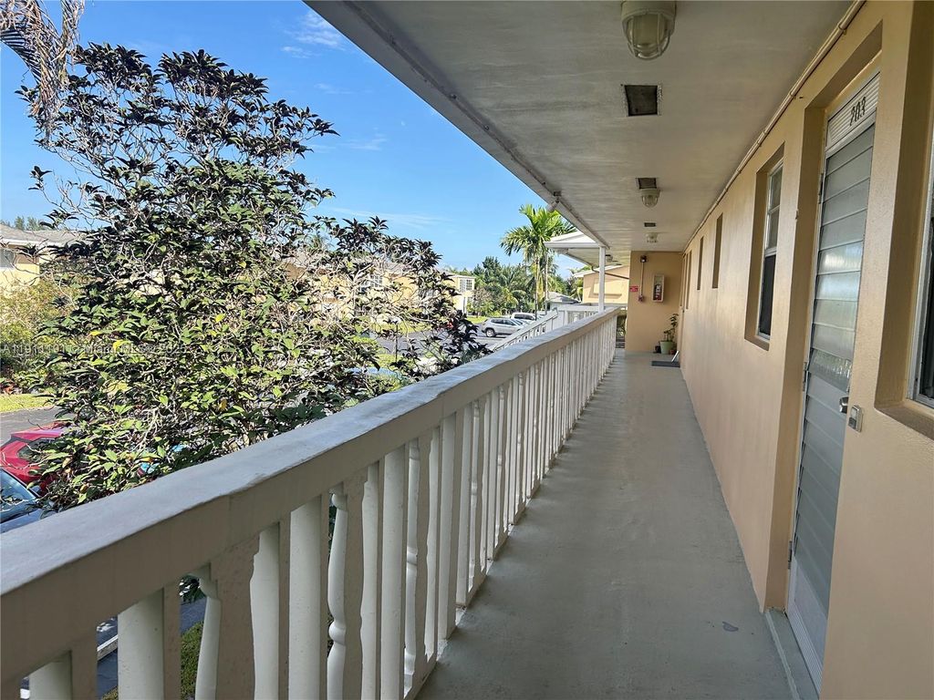 Photo of 2112 NE 1st Way #203, Boynton Beach, FL 33435 (MLS # A11911191)