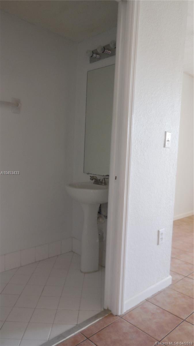 BONITA VILLAS CONDO - Residential Lease