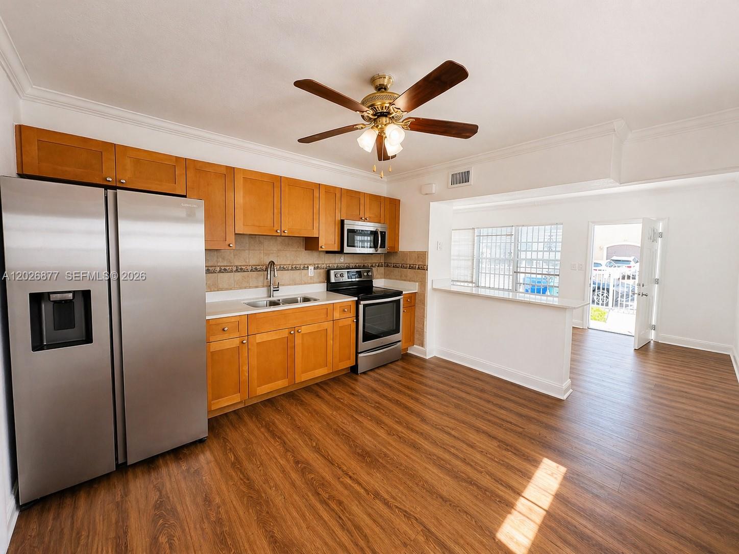 2727 SW 24th St, Miami, FL, 33145/$899,000 3 2727 SW 24th St