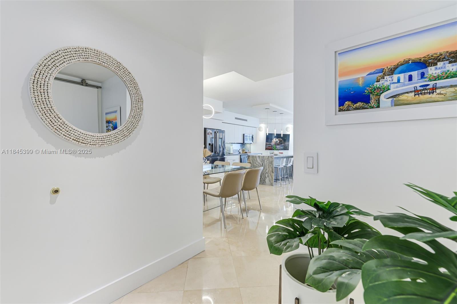 4775 Collins Ave 1704, Miami Beach, FL, 33140/$1,750,000 2 4775 Collins Ave 1704