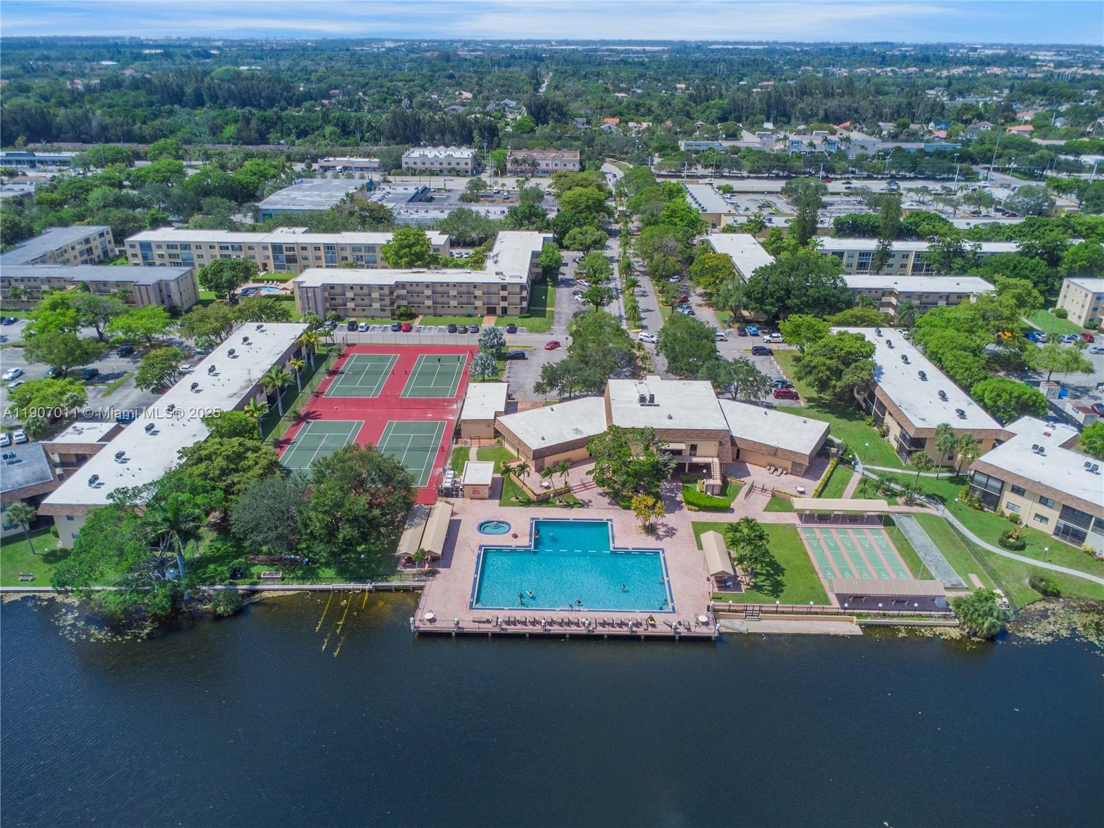 VILLAS AT CARRIAGE HILLS - Residential Lease