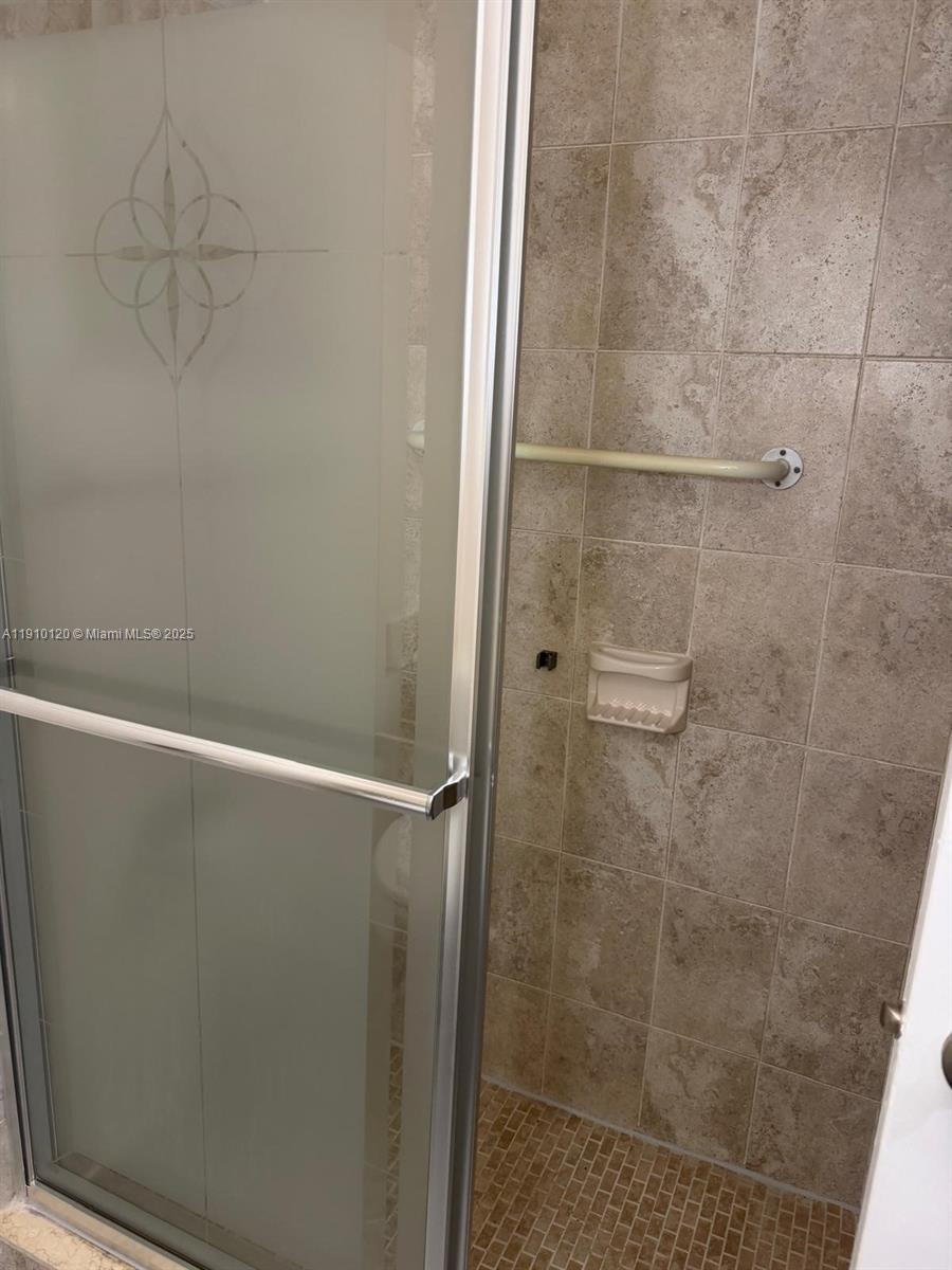 FOURTH GULFSTREAM GARDEN - Residential